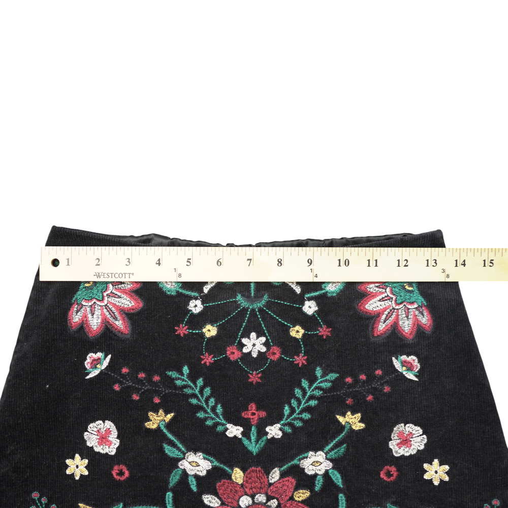Black Mini Skirt Sz S Embroidered Floral Corduroy Lined Cotton Skater - Picture 7 of 11